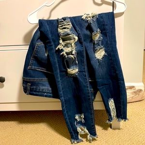 Comfy frayed jeans-jeggings